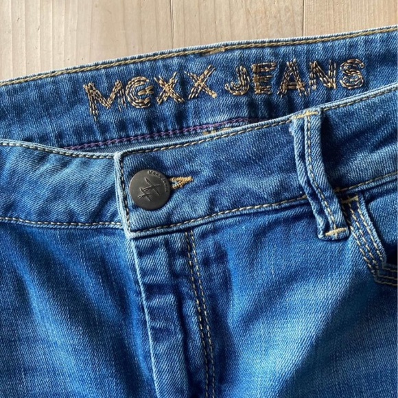 Short Jean Skirt - Picture 2 of 7